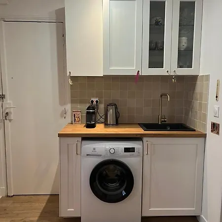 Modern & Bright Near Batignolles *