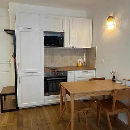Modern & Bright Near Batignolles Apartment Paris