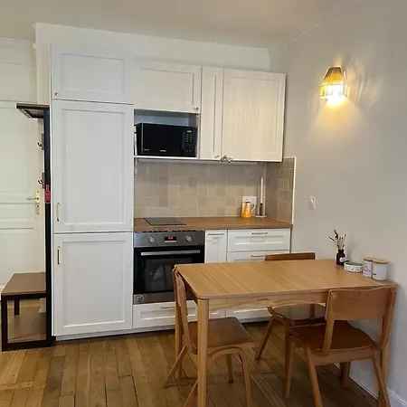 Modern & Bright Near Batignolles Appartement