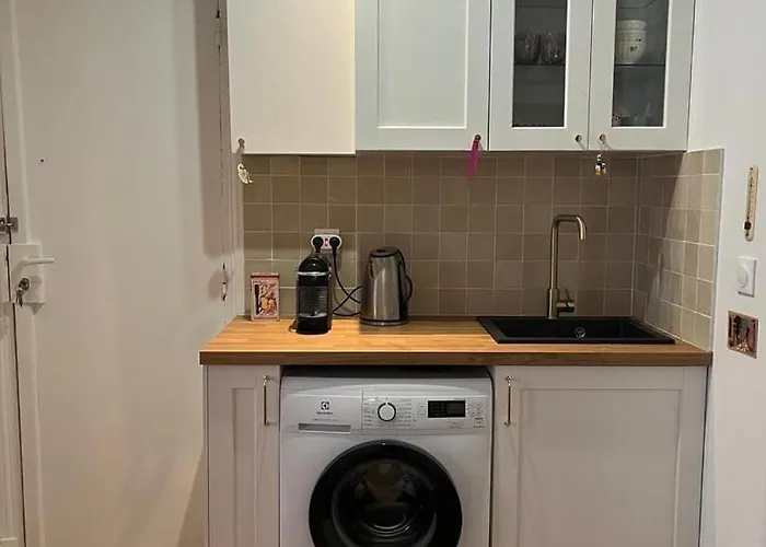 Modern & Bright Near Batignolles *