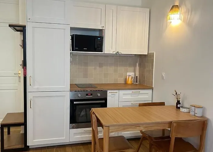 Modern & Bright Near Batignolles Appartamento