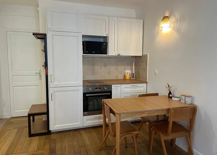 Modern & Bright Near Batignolles Appartamento Parigi